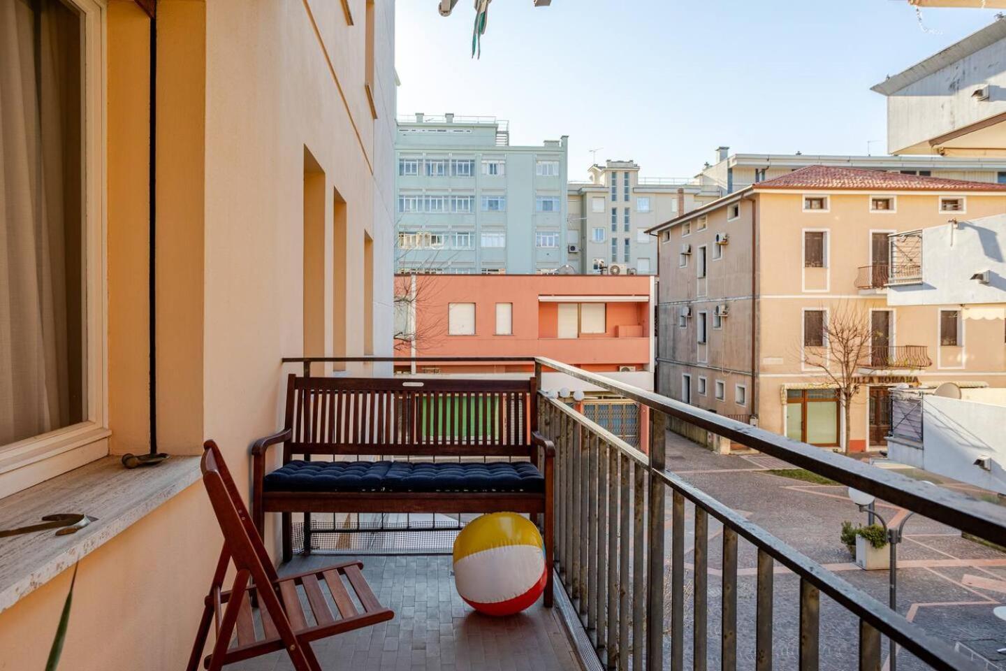 Sunny Home, Appartamento In Centro E Vicino Alla Spiaggia Градо Екстер'єр фото