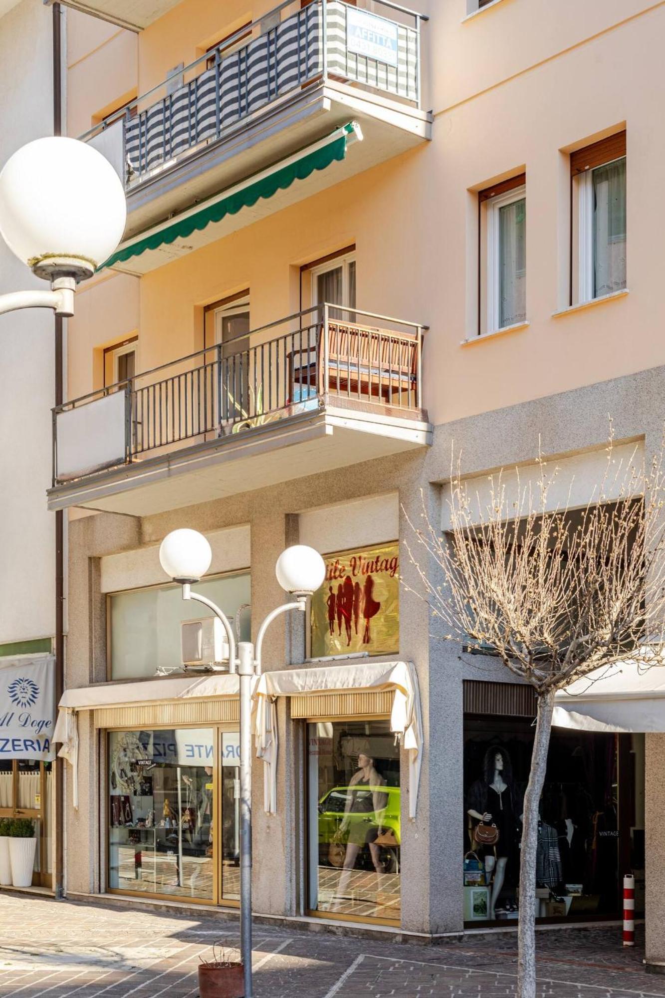 Sunny Home, Appartamento In Centro E Vicino Alla Spiaggia Градо Екстер'єр фото