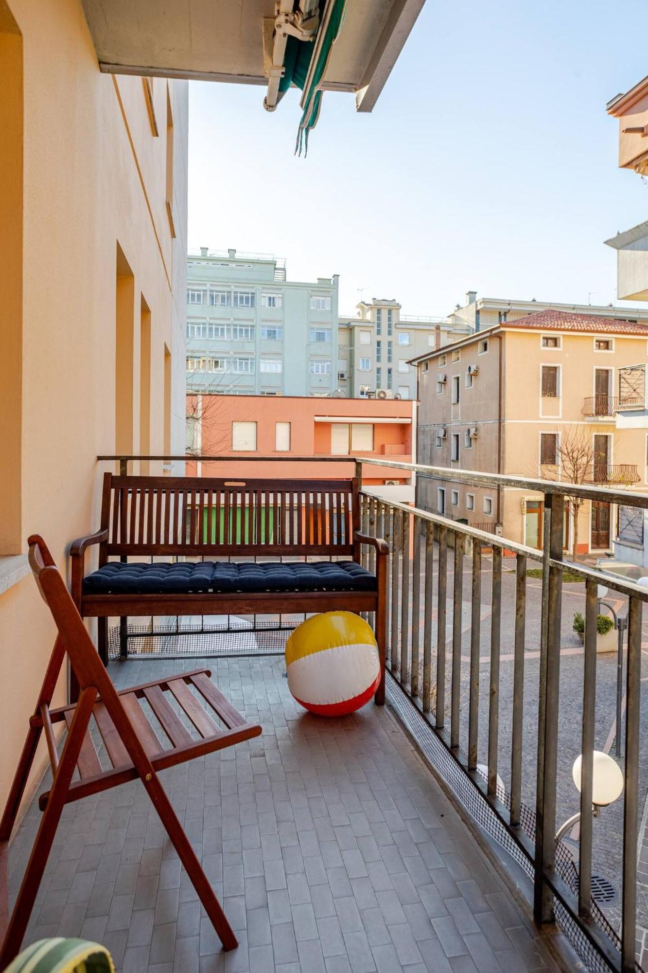 Sunny Home, Appartamento In Centro E Vicino Alla Spiaggia Градо Екстер'єр фото