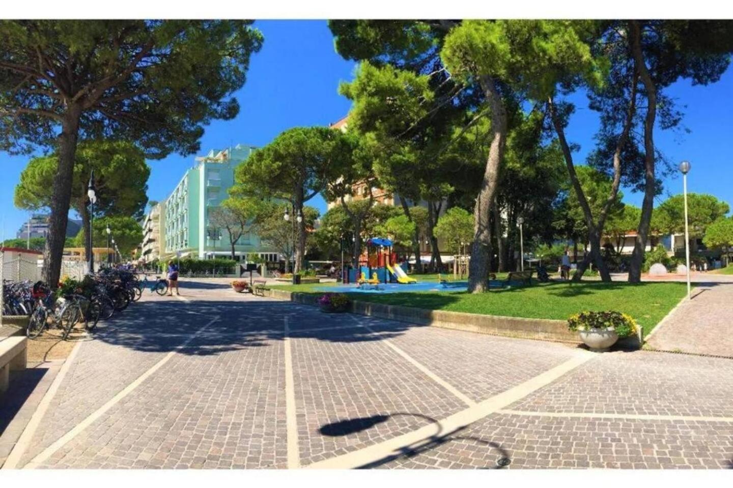 Sunny Home, Appartamento In Centro E Vicino Alla Spiaggia Градо Екстер'єр фото