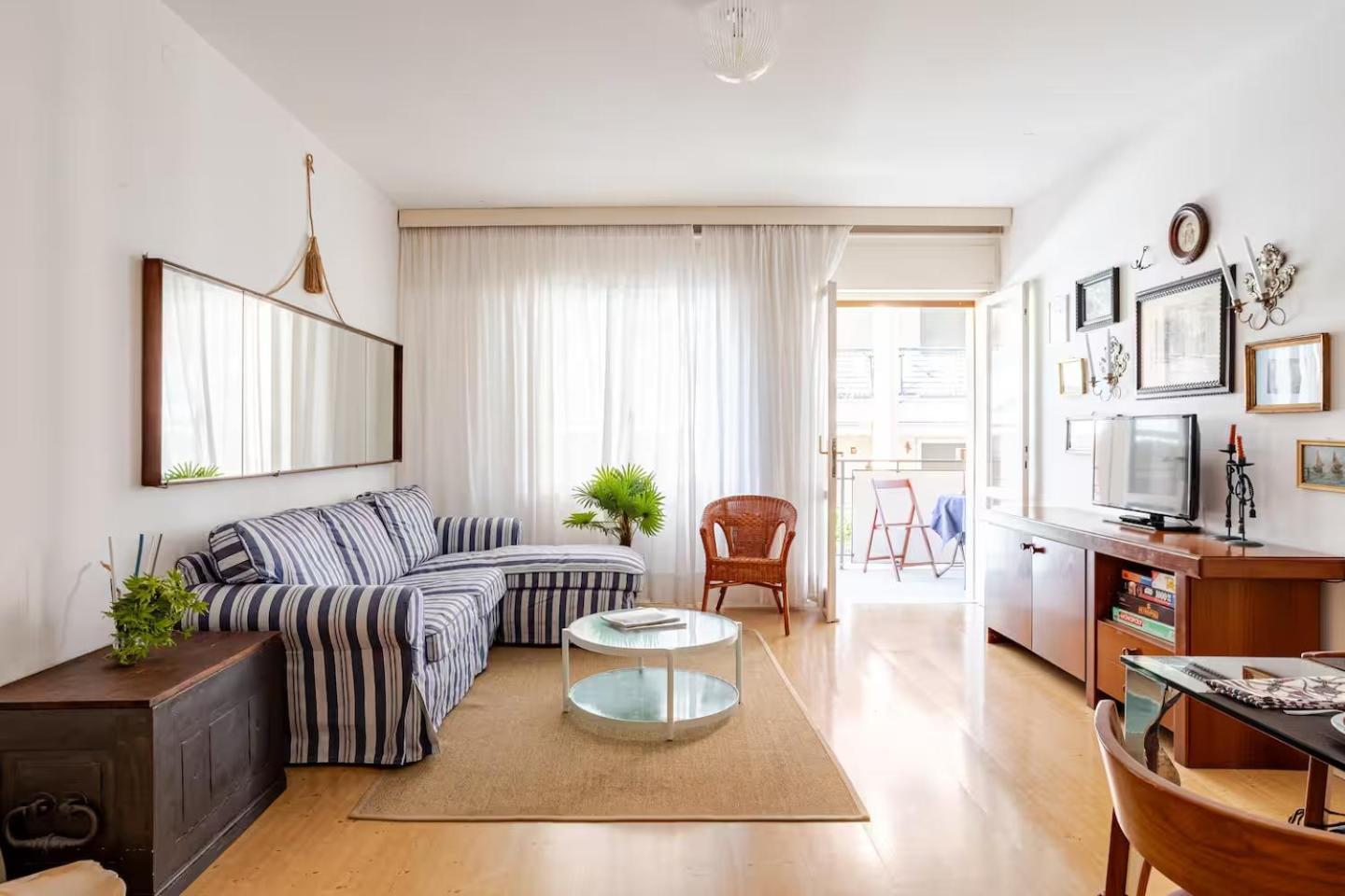 Sunny Home, Appartamento In Centro E Vicino Alla Spiaggia Градо Екстер'єр фото